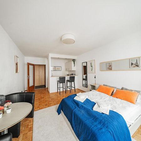 Appartamento Studio Next To Karlskirche #17 Vienna Esterno foto