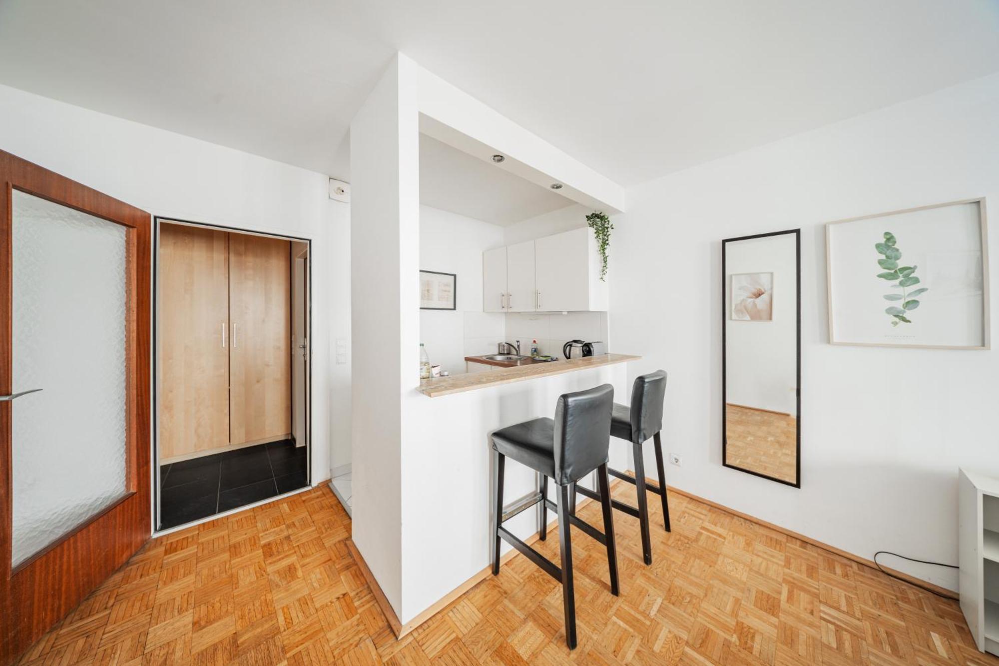 Appartamento Studio Next To Karlskirche #17 Vienna Esterno foto