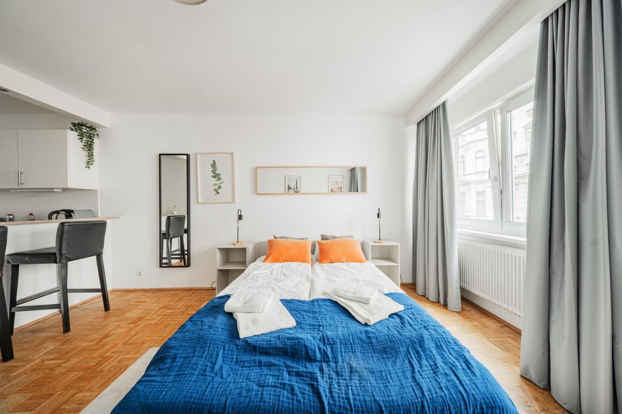 Appartamento Studio Next To Karlskirche #17 Vienna Esterno foto